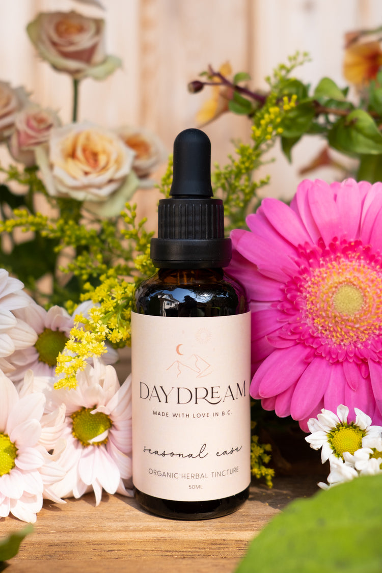 Say goodbye to the seasonal allergies and embrace the beauty of nature with our powerful Seasonal Ease herbal tincture!  Whether it's springtime blossoms, summer pollen, autumn's crisp air, or the dryness of winter, this powerful blend of herbs will bring you much-needed relief and help to defend against allergens and infections. 