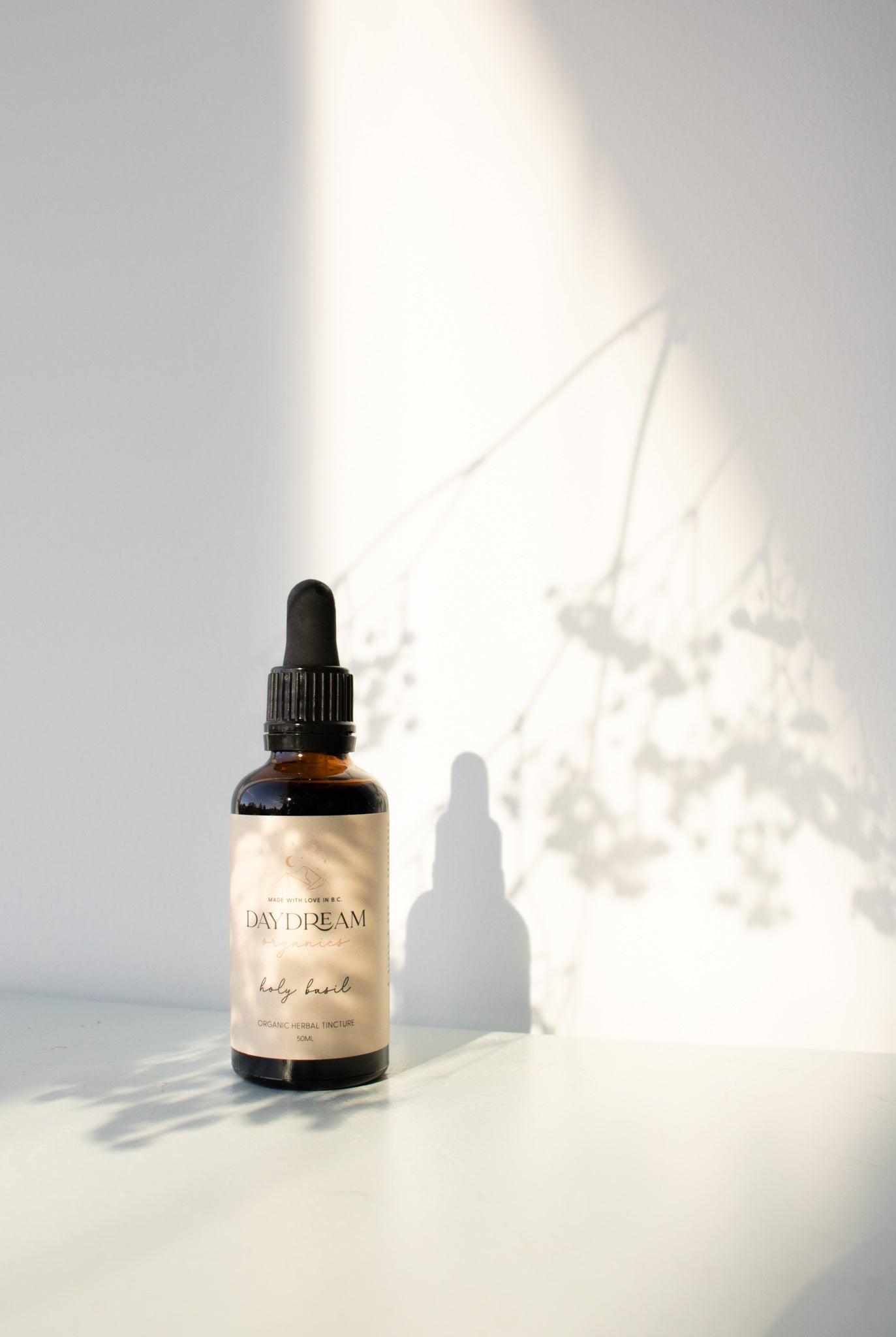 Our Holy Basil herbal tincture (also known as Tulsi) can be used as an adaptogen to help build the body's resistance to stress and has been revered in both Ayurveda and Traditional Chinese Medicine to support a healthy heart and immune system. 